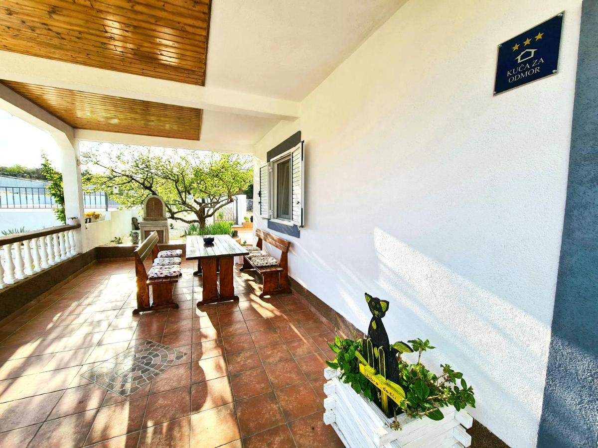 House Camellia With Fenced Pool And Playground Villa Blizna Donja Екстериор снимка