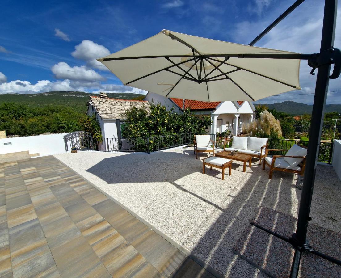 House Camellia With Fenced Pool And Playground Villa Blizna Donja Екстериор снимка